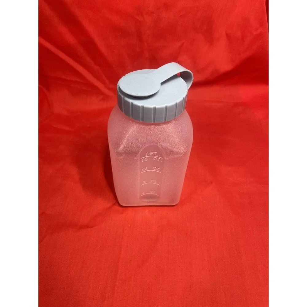 Rubbermaid 1 Pint Servin Saver Beverage Container 0229 Vintage Blue Flip Top Lid